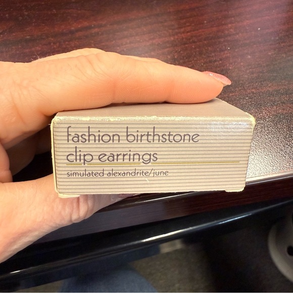 Avon Heart shaped fashion birthstone clip Earrings simulated alexandrite/June - Picture 3 of 6